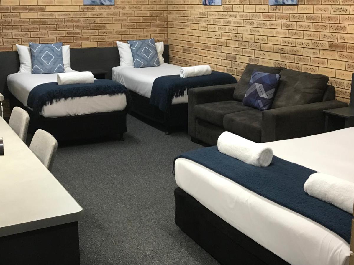 Blue Violet Motor Inn Toowoomba Esterno foto