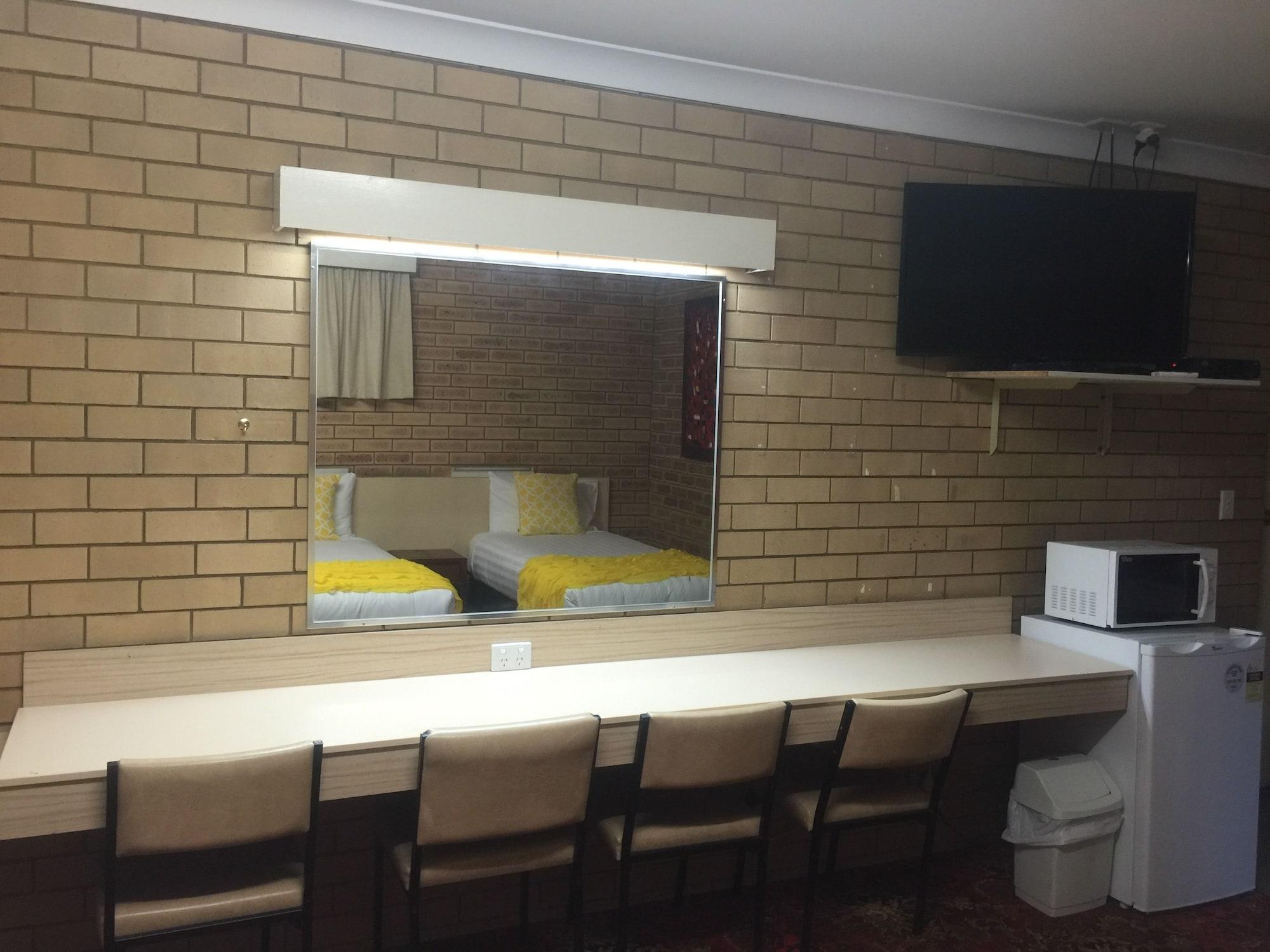 Blue Violet Motor Inn Toowoomba Esterno foto
