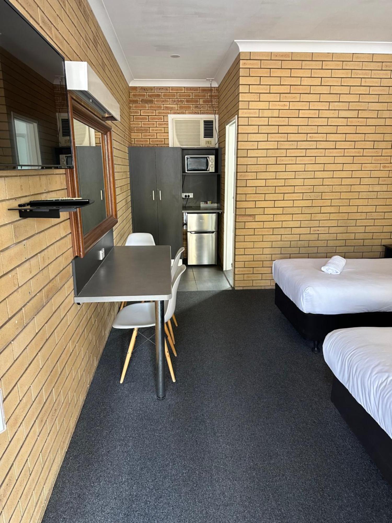 Blue Violet Motor Inn Toowoomba Esterno foto