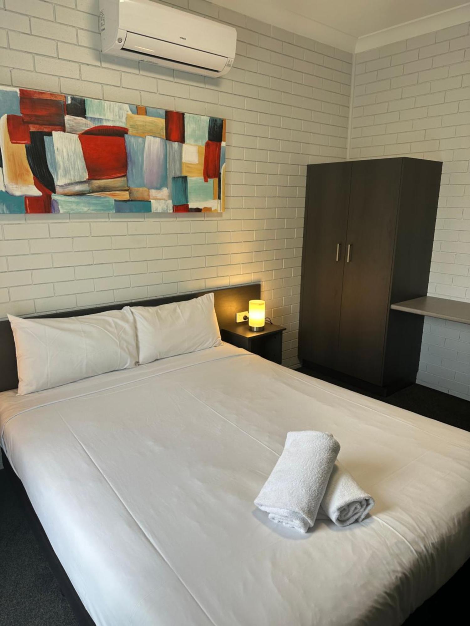 Blue Violet Motor Inn Toowoomba Esterno foto