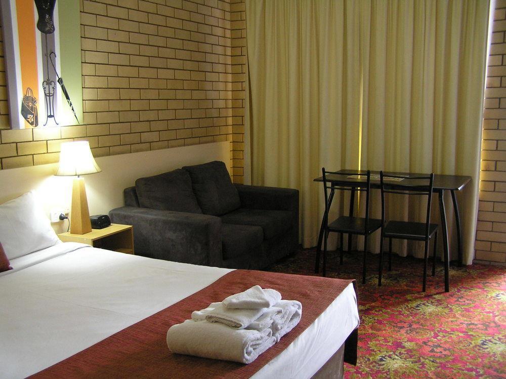 Blue Violet Motor Inn Toowoomba Esterno foto