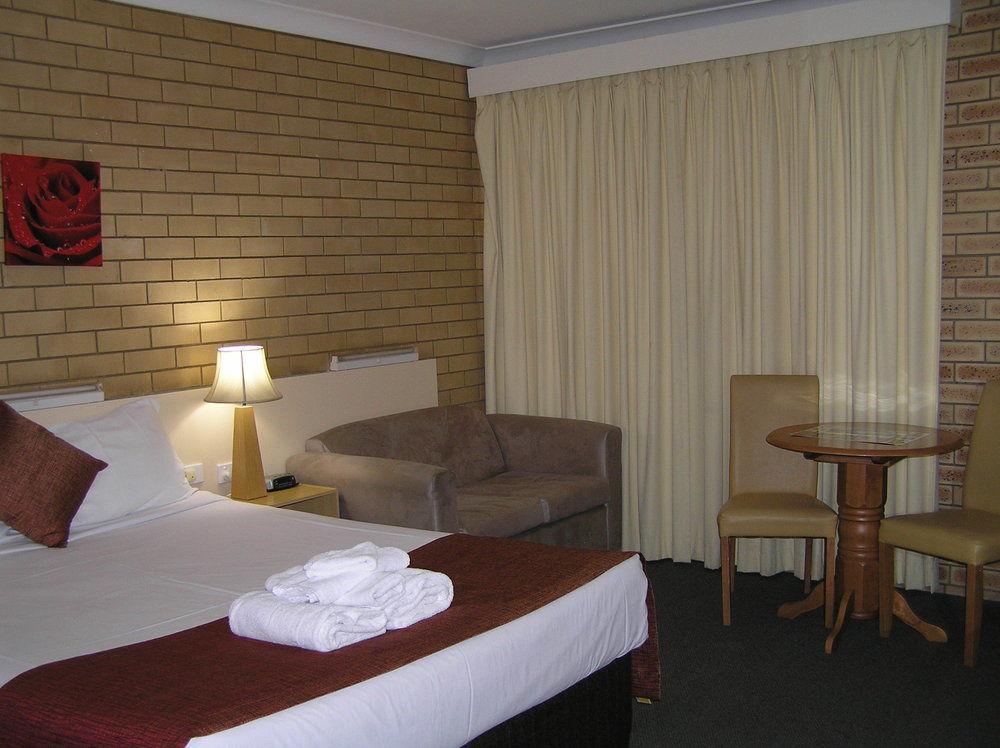 Blue Violet Motor Inn Toowoomba Esterno foto