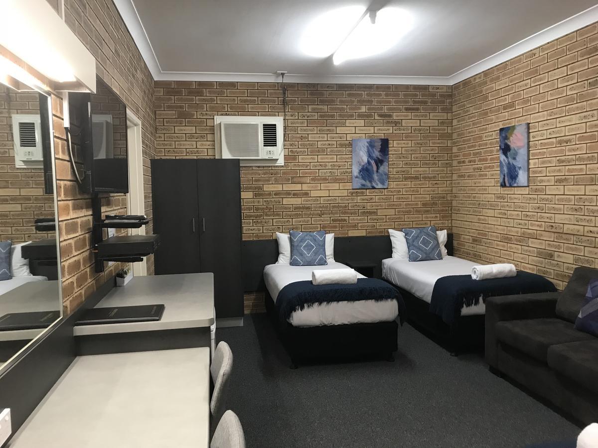 Blue Violet Motor Inn Toowoomba Esterno foto