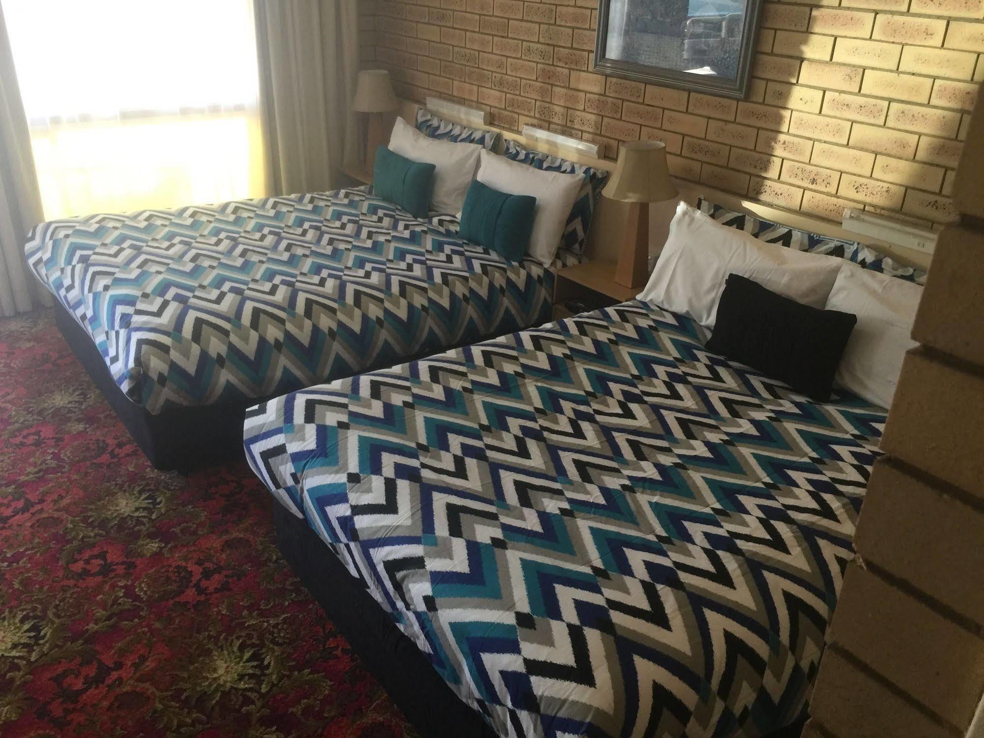 Blue Violet Motor Inn Toowoomba Esterno foto