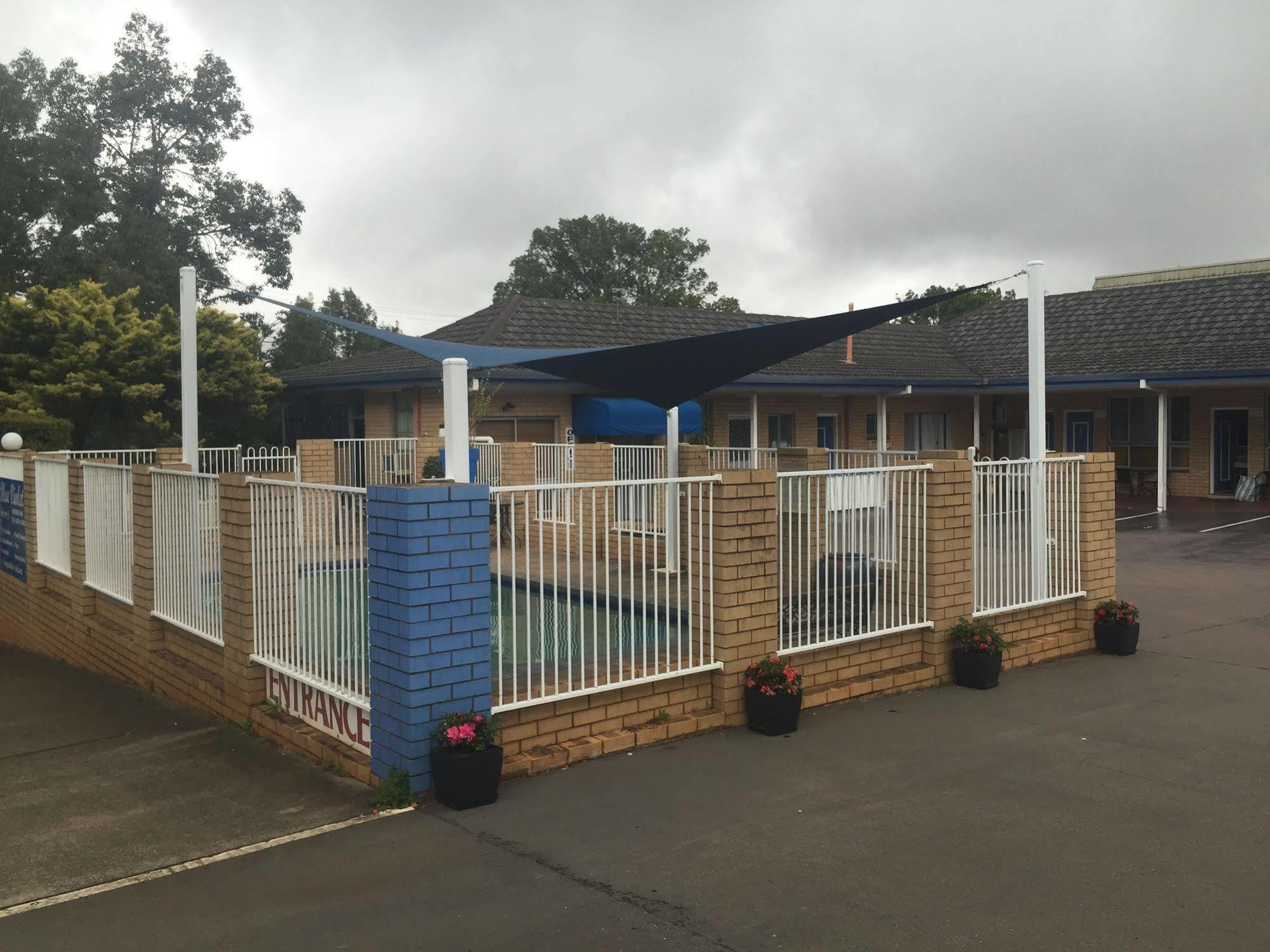Blue Violet Motor Inn Toowoomba Esterno foto
