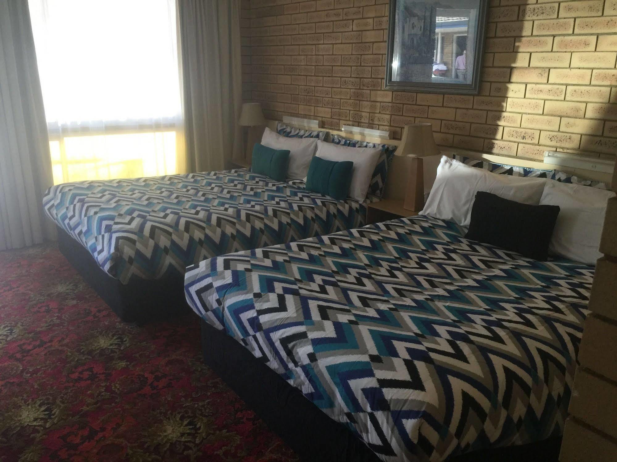 Blue Violet Motor Inn Toowoomba Esterno foto