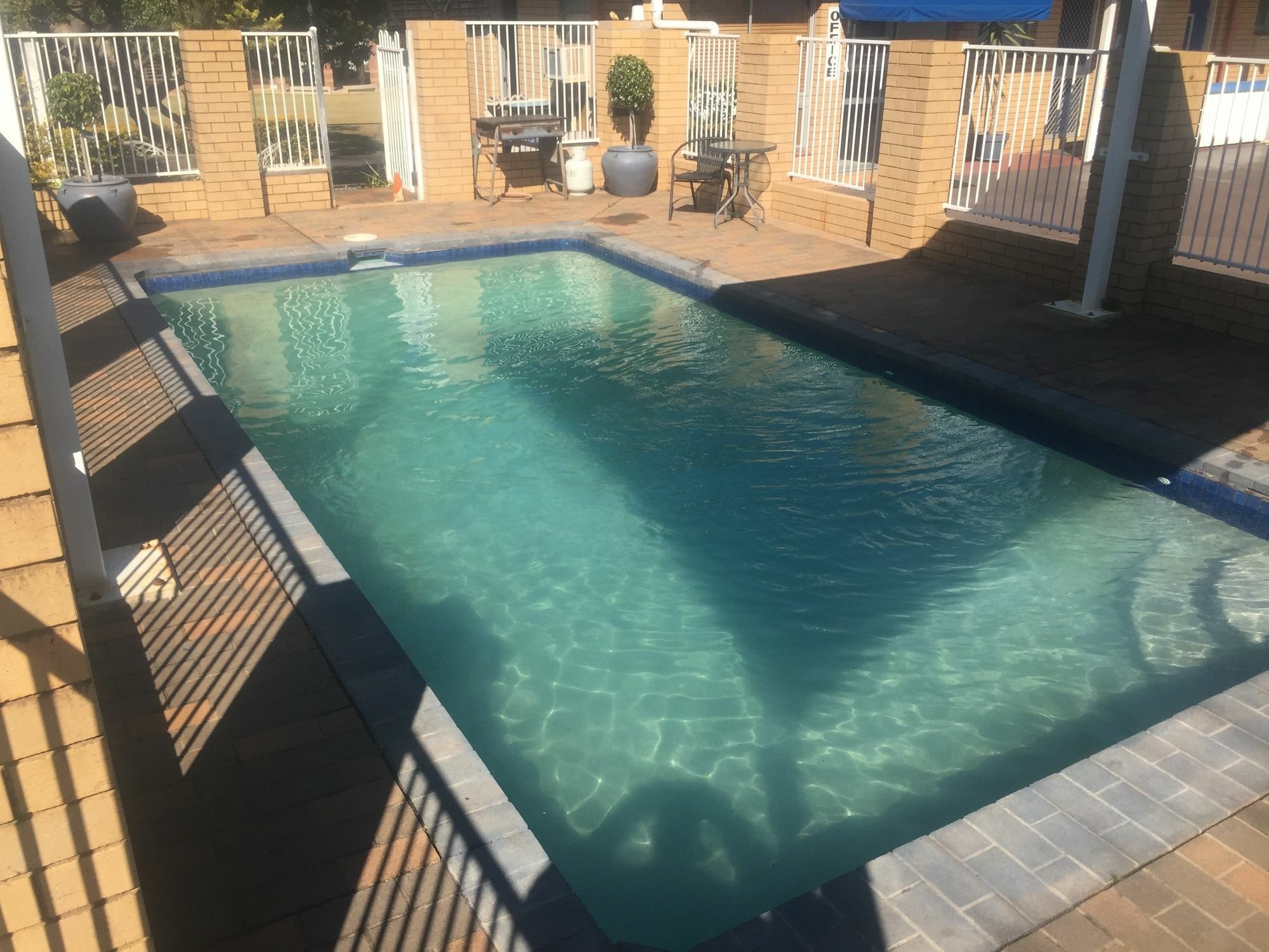 Blue Violet Motor Inn Toowoomba Esterno foto
